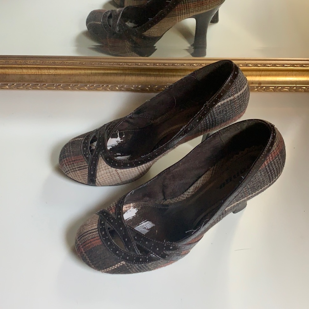Bongo brown plaid fabric heel